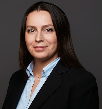 Rechtsanwältin Stephanie-Réka Weidemann | Fachanwältin für Erbrecht und Familienrecht | LINDEMANN RECHTSANWÄLTE