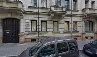 Petra Vales, Rechtsanwältin