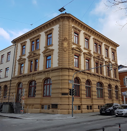 Notar-Kanzlei Andreas Kukral beim Gartentor