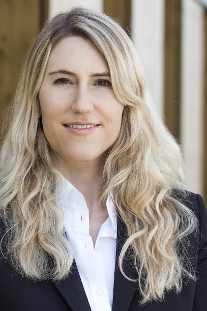 Kanzlei Stefanie Lindner - Anwalt für Strafrecht, Handels- und Gesellschaftsrecht, Arbeitsrecht, Vertragsrecht in Passau