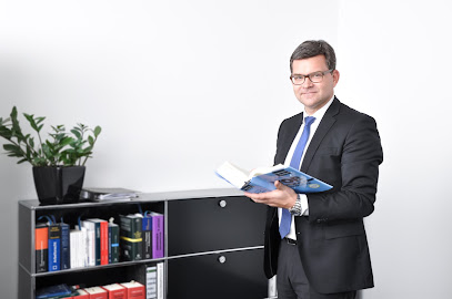 Dr. Marco König