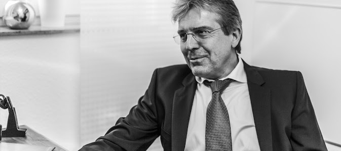 Rechtsanwalt Karl Robert Kirschner, Fachanwalt für Baurecht und Architektenrecht