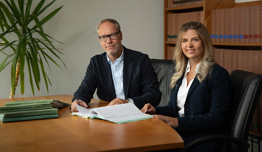 Michael Ott und Dr. Julia Dokara
